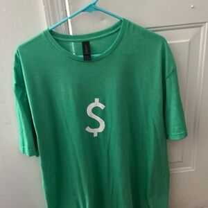 Men’s Xl Gildan green t-shirt with Cash App logo.